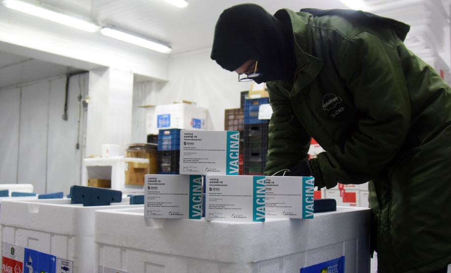 Estado recebe mais de 344 mil vacinas contra a Covid-19 nesta terça