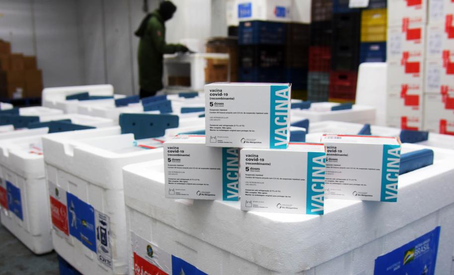 Estado recebe mais de 344 mil vacinas contra a Covid-19 nesta terça