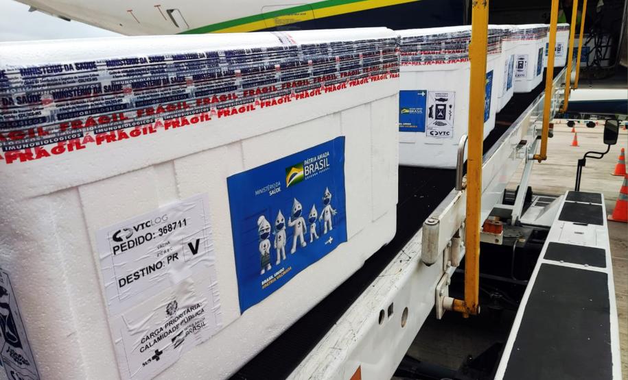 Estado recebe mais de 344 mil vacinas contra a Covid-19 nesta terça