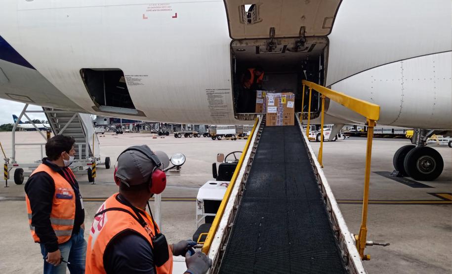 Estado recebe mais de 344 mil vacinas contra a Covid-19 nesta terça