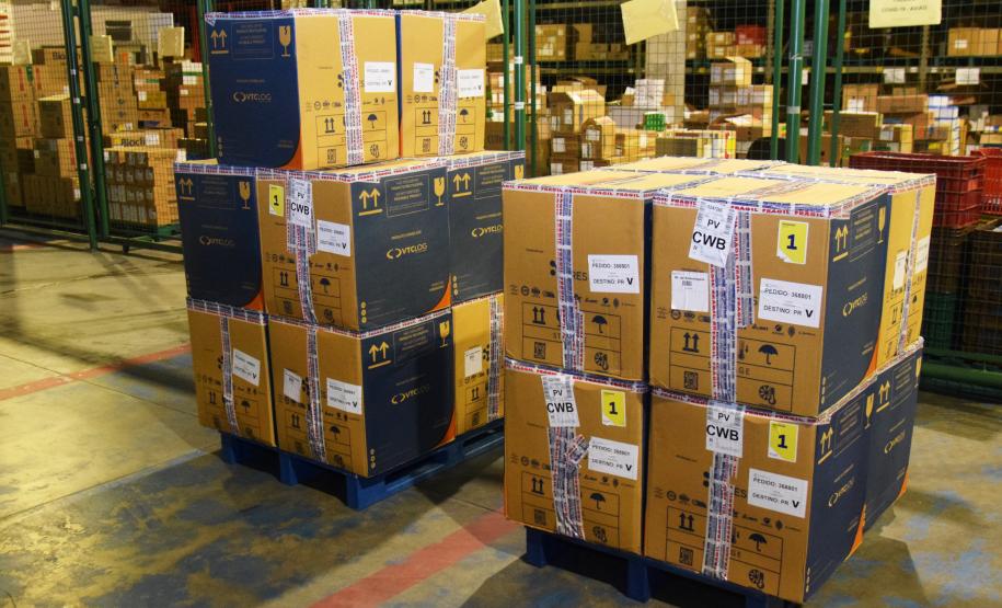 Paraná recebe 124.020 vacinas contra a Covid-19 nesta quinta