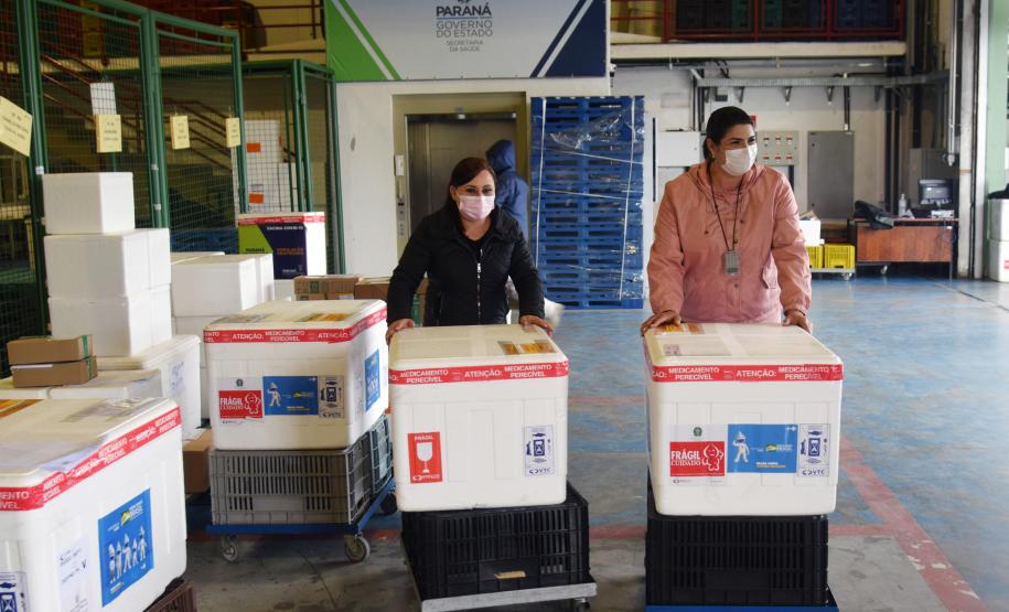 Com mais 124,2 mil vacinas, Saúde encerra a semana com um milhão de imunizantes contra a Covid-19 distribuídos aos municípios