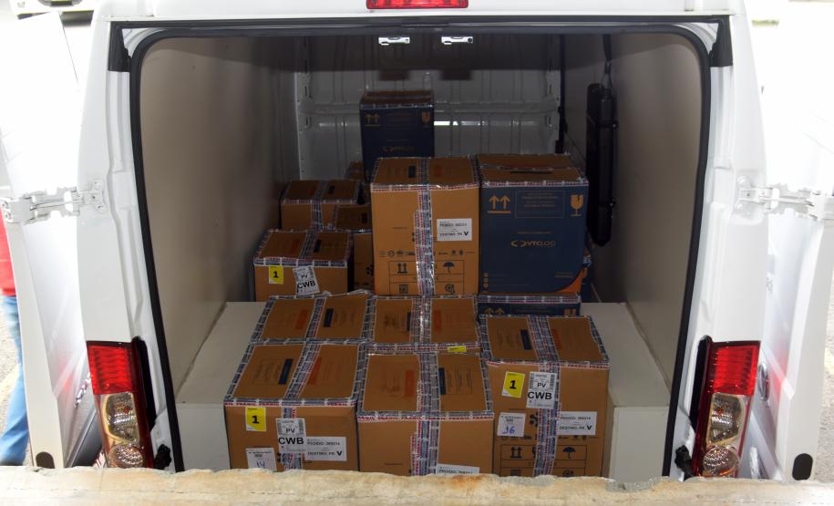 Mais 154,4 mil doses de vacinas contra a Covid-19 chegam ao Paraná