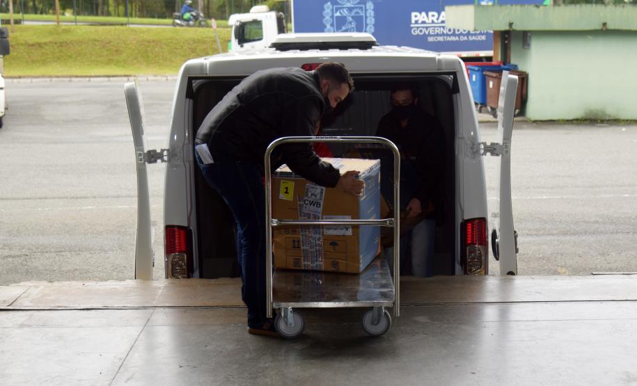 Mais 154,4 mil doses de vacinas contra a Covid-19 chegam ao Paraná