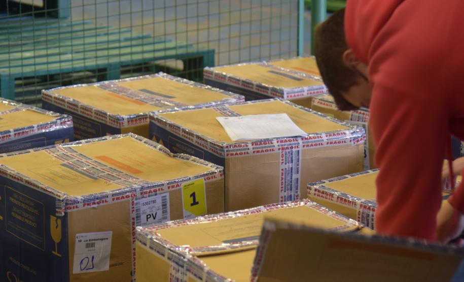 Mais 154,4 mil doses de vacinas contra a Covid-19 chegam ao Paraná