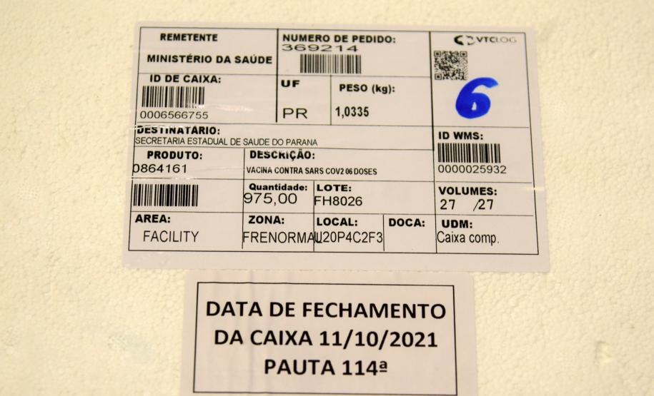 Mais 154,4 mil doses de vacinas contra a Covid-19 chegam ao Paraná