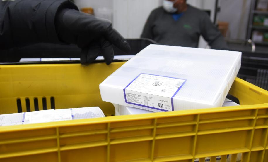 Mais 154,4 mil doses de vacinas contra a Covid-19 chegam ao Paraná