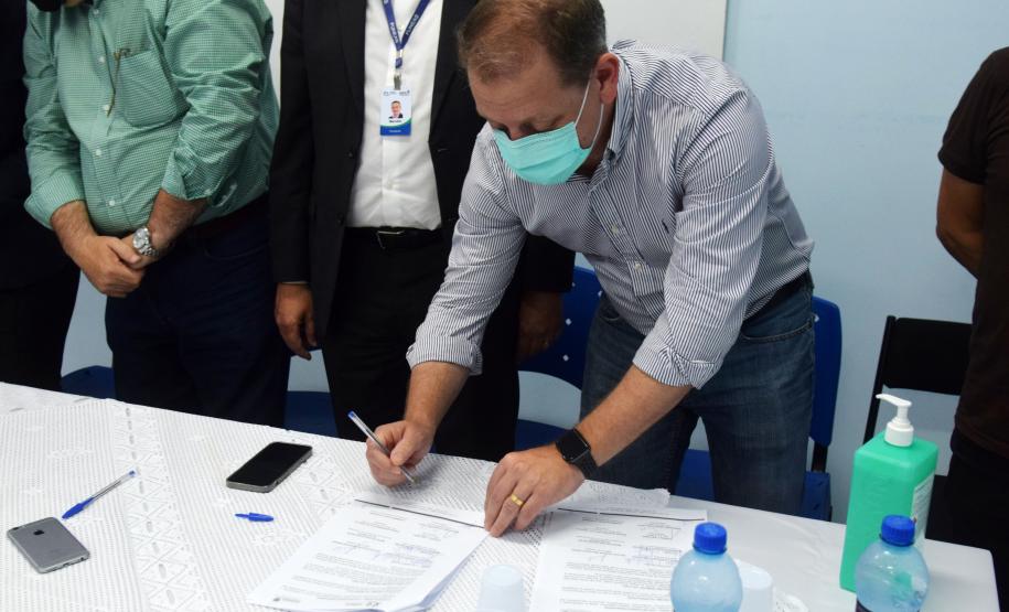 Sesa e Unespar firmam termo para implantação de residência médica no Hospital Regional do Litoral; investimentos na Região passam de R$ 4 milhões