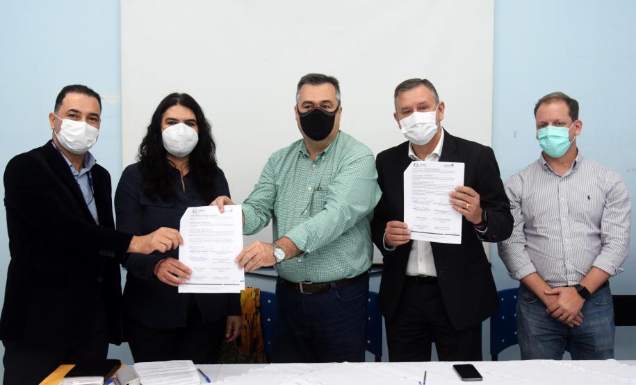 Sesa e Unespar firmam termo para implantação de residência médica no Hospital Regional do Litoral; investimentos na Região passam de R$ 4 milhões