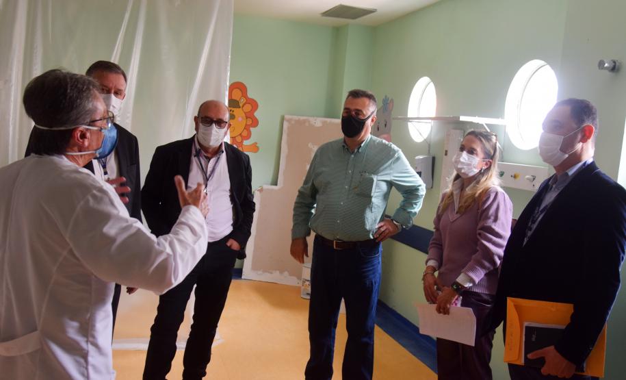 Sesa e Unespar firmam termo para implantação de residência médica no Hospital Regional do Litoral; investimentos na Região passam de R$ 4 milhões