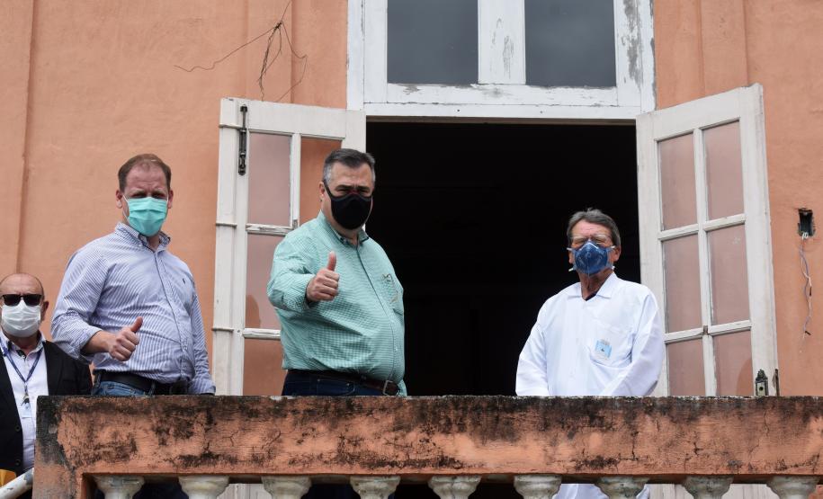 Sesa e Unespar firmam termo para implantação de residência médica no Hospital Regional do Litoral; investimentos na Região passam de R$ 4 milhões