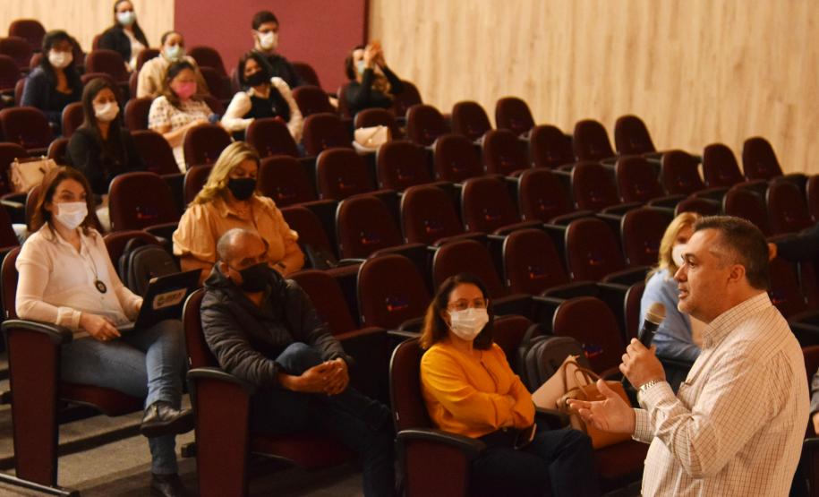 Secretário reforça importância de levar a saúde para mais perto das pessoas durante encontro do PRI