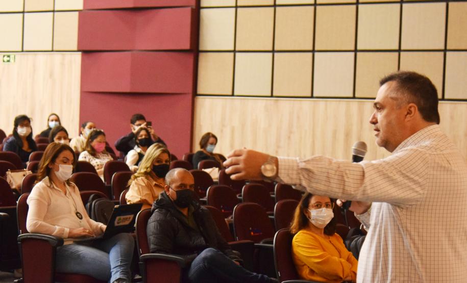 Secretário reforça importância de levar a saúde para mais perto das pessoas durante encontro do PRI