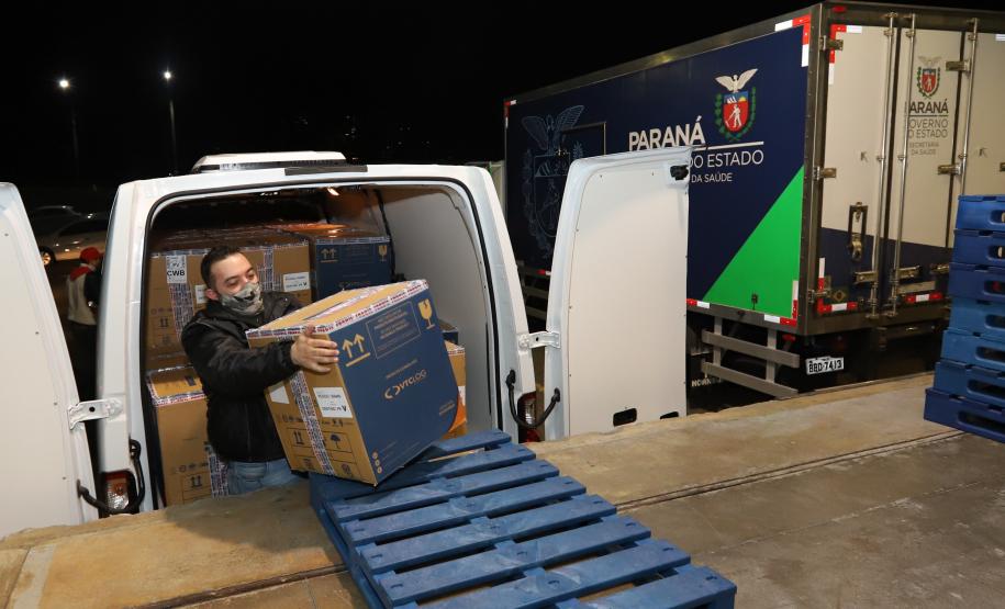 Paraná recebe primeiras doses contra a Covid-19 para adolescentes sem comordidades