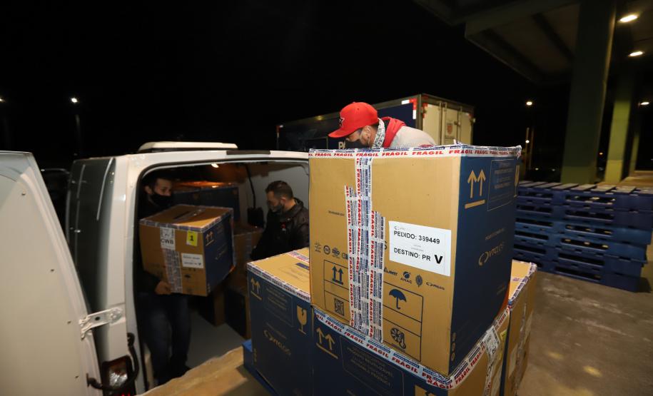 Paraná recebe primeiras doses contra a Covid-19 para adolescentes sem comordidades