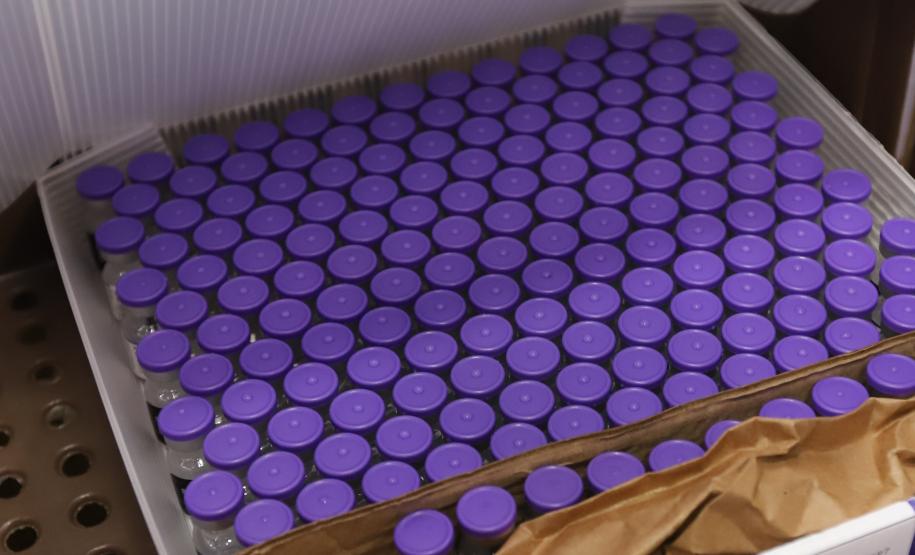 Paraná recebe primeiras doses contra a Covid-19 para adolescentes sem comordidades