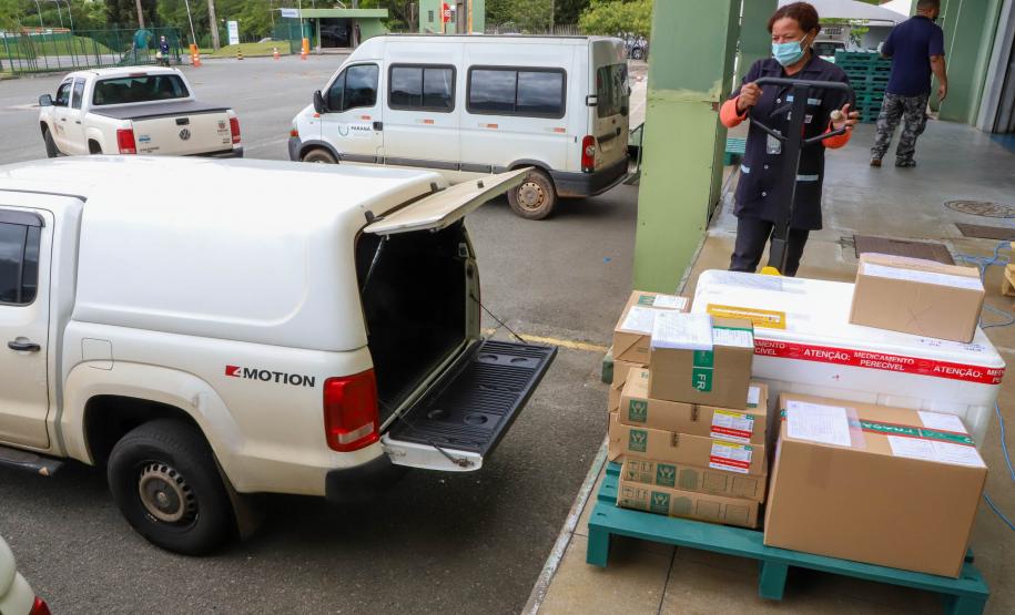 Saúde inicia distribuição das primeiras vacinas para adolescentes de 12 a 17 anos