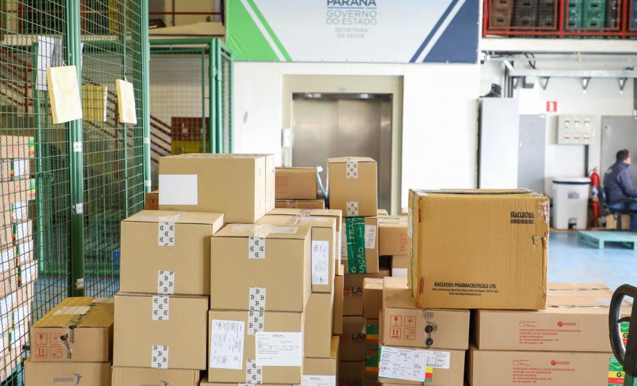 Saúde inicia distribuição das primeiras vacinas para adolescentes de 12 a 17 anos