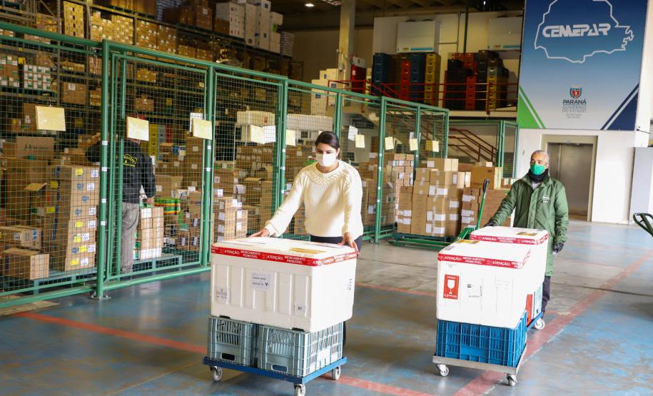 Saúde inicia distribuição das primeiras vacinas para adolescentes de 12 a 17 anos