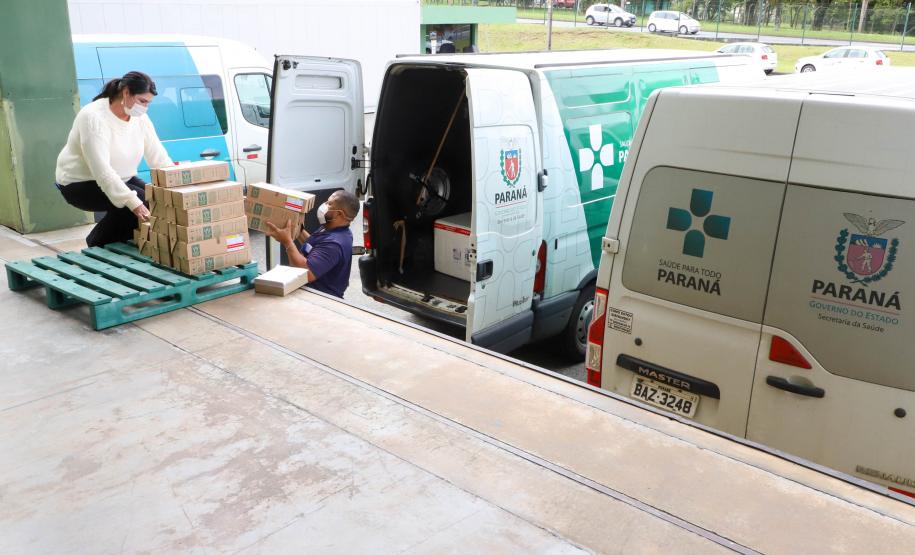 Saúde inicia distribuição das primeiras vacinas para adolescentes de 12 a 17 anos