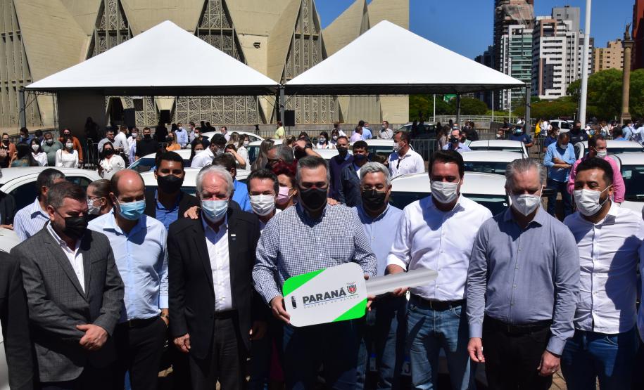 Governo do Estado formaliza a entrega de 83 automóveis para a região de Maringá