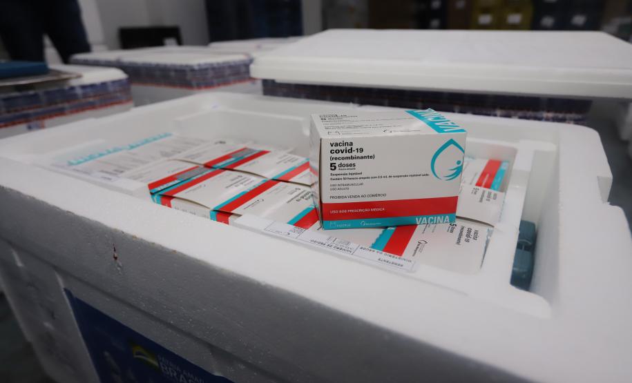 Paraná recebe 133,1 mil vacinas contra a Covid-19