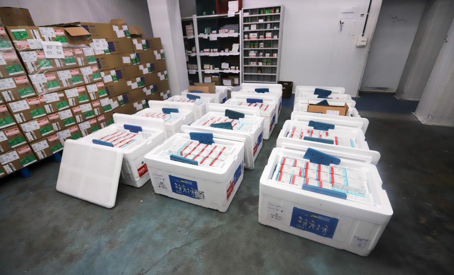 Paraná recebe 133,1 mil vacinas contra a Covid-19