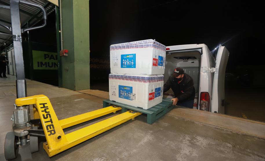 Paraná recebe 133,1 mil vacinas contra a Covid-19