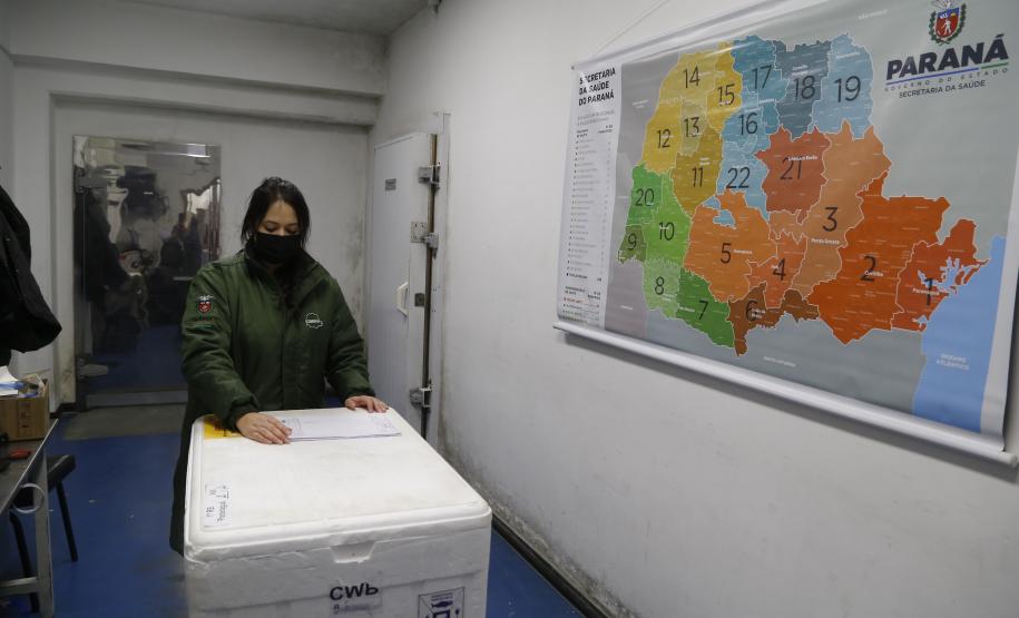 Mais de 657 mil vacinas são distribuídas neste sábado para os municípios