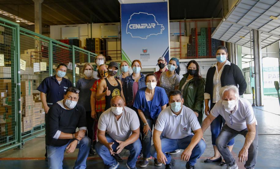 Mais de 657 mil vacinas são distribuídas neste sábado para os municípios