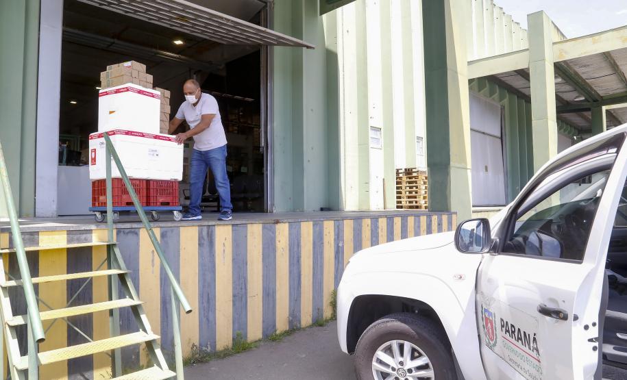 Mais de 657 mil vacinas são distribuídas neste sábado para os municípios