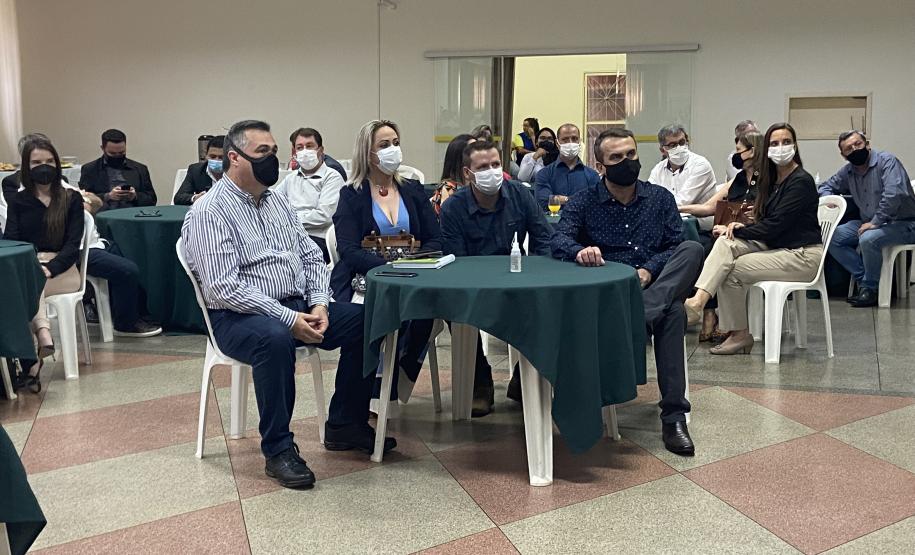 Saúde de Minas Gerais estuda implantação de rotina de descentralização farmacêutica do Paraná