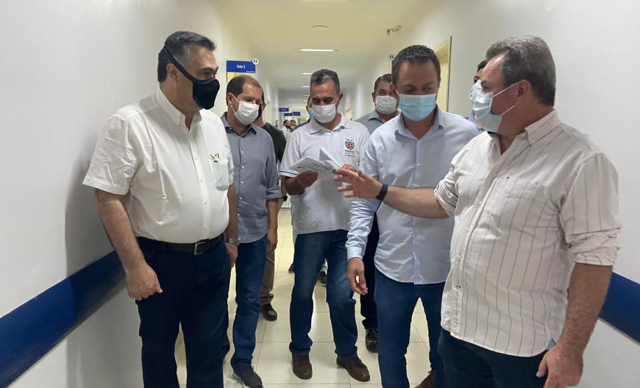 Secretário visita hospital e assina contrato de R$ 15,3 milhões para prestação de serviços em Assis Chateaubriand