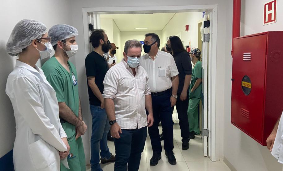 Secretário visita hospital e assina contrato de R$ 15,3 milhões para prestação de serviços em Assis Chateaubriand