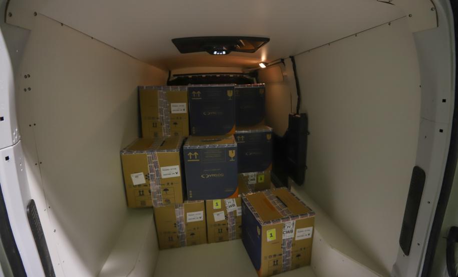 Mais 451 mil doses de vacinas contra a Covid-19 chegam ao Paraná