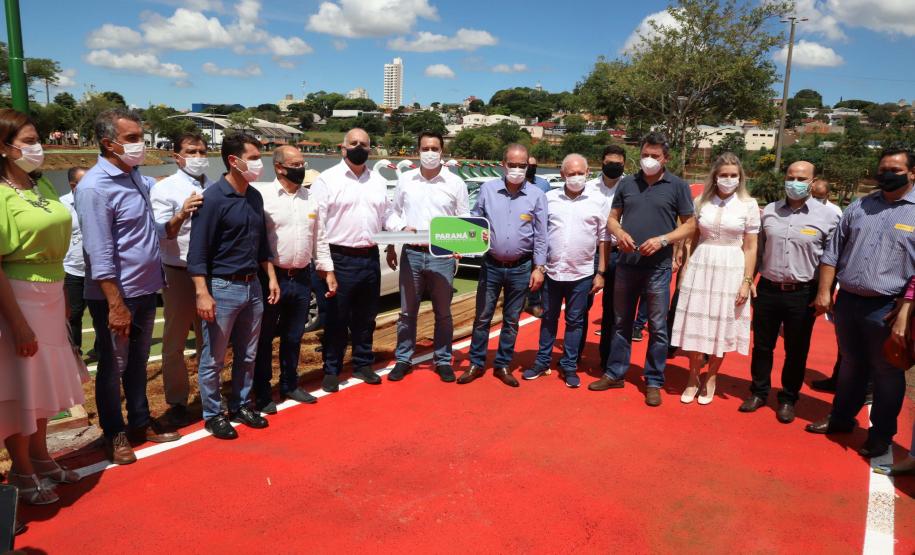 Nos 60 anos de Ivaiporã, governador confirma R$ 36,1 milhões ao município e entrega 26 veículos para a saúde da família