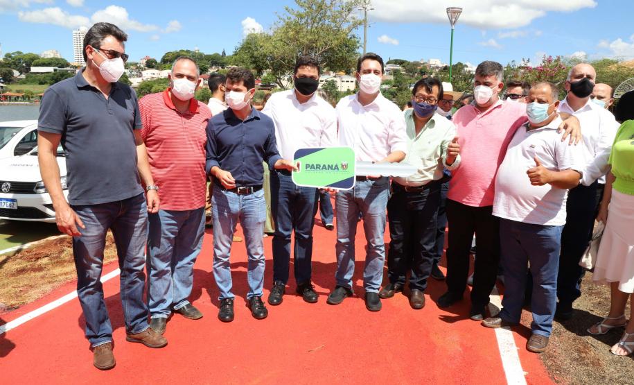 Nos 60 anos de Ivaiporã, governador confirma R$ 36,1 milhões ao município e entrega 26 veículos para a saúde da família