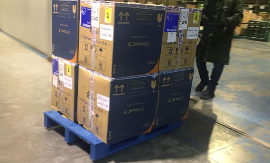 Mais 420 mil doses de vacinas contra a Covid-19 chegam ao Paraná