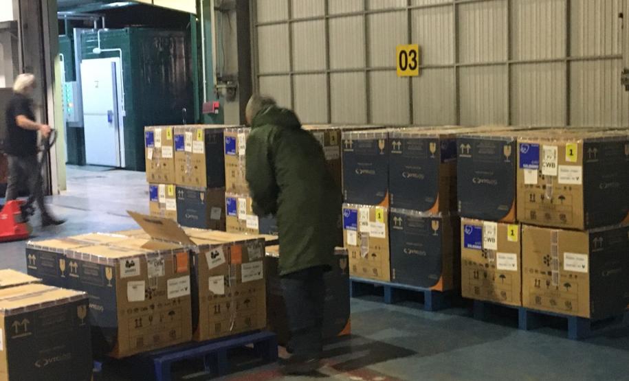 Mais 420 mil doses de vacinas contra a Covid-19 chegam ao Paraná