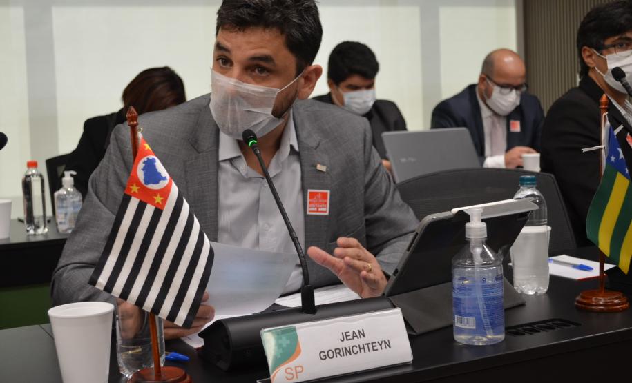 Secretário defende em Brasília discussão mais ampla em transição de programa na Atenção Primária