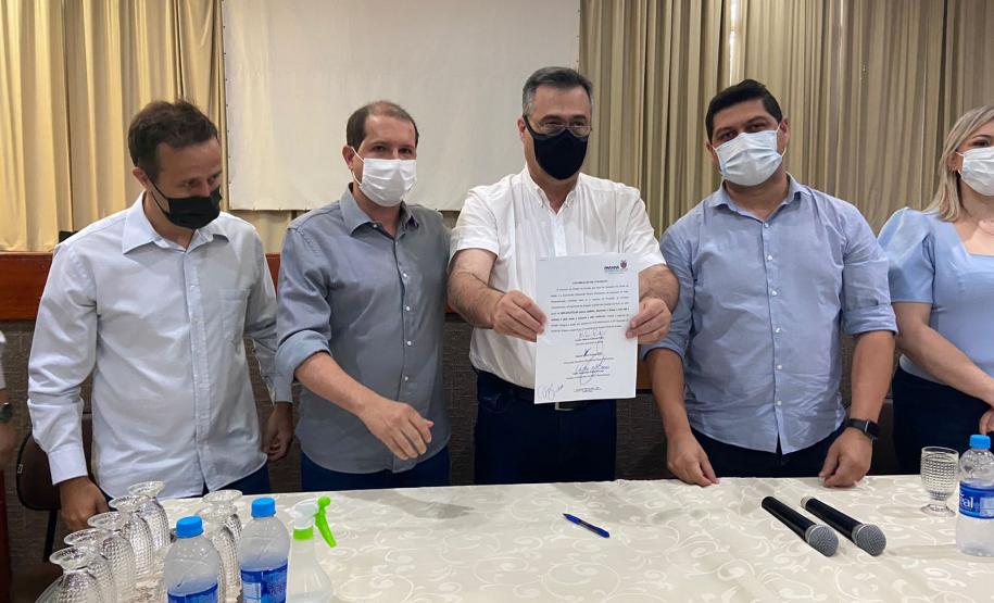 Secretário visita hospital e assina contrato de R$ 15,3 milhões para prestação de serviços em Assis Chateaubriand