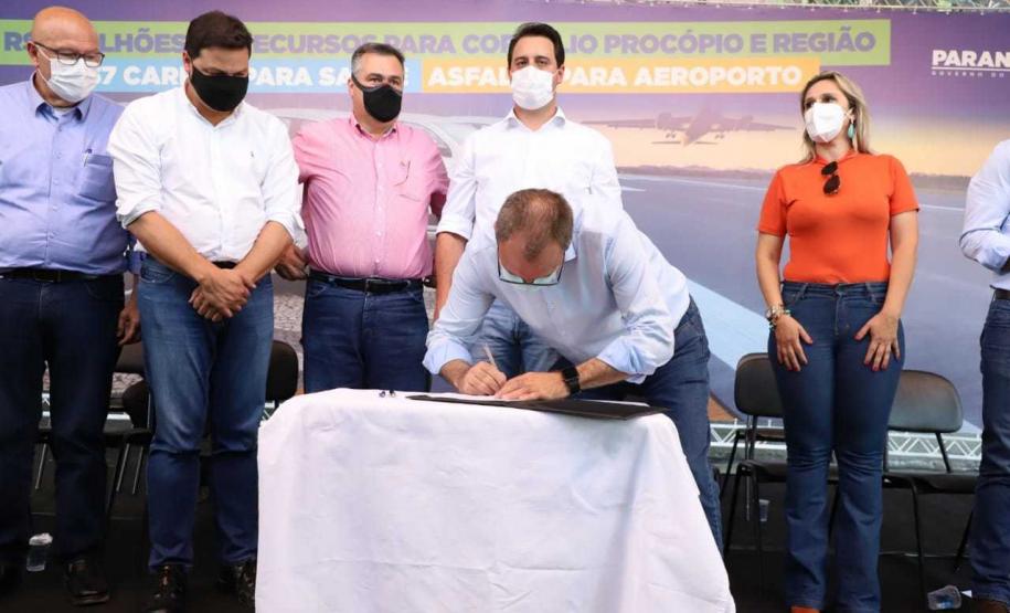 Governo entrega 37 carros para a Saúde da Região de Cornélio Procópio