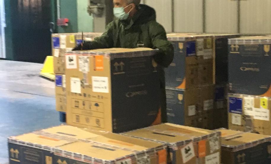 Mais 420 mil doses de vacinas contra a Covid-19 chegam ao Paraná