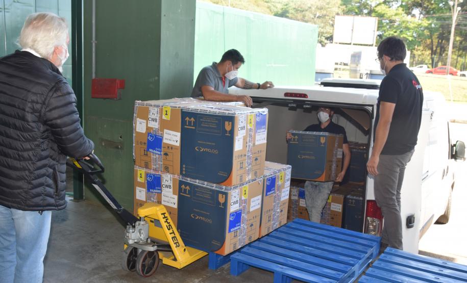 Mais 170 mil vacinas contra a Covid-19 para adolescentes chegam ao Paraná