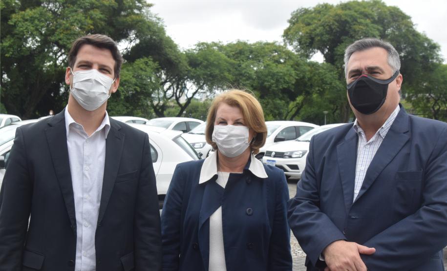 Governador entrega 40 carros para reforçar atendimento da Saúde em Curitiba
