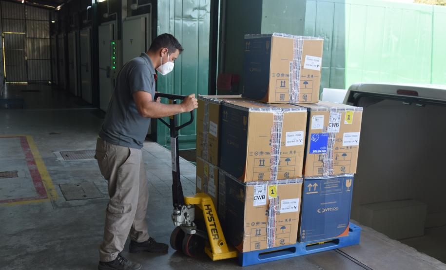 Mais 170 mil vacinas contra a Covid-19 para adolescentes chegam ao Paraná