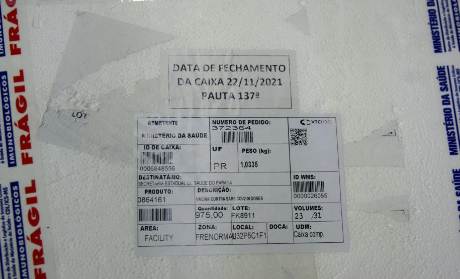 Mais 170 mil vacinas contra a Covid-19 para adolescentes chegam ao Paraná