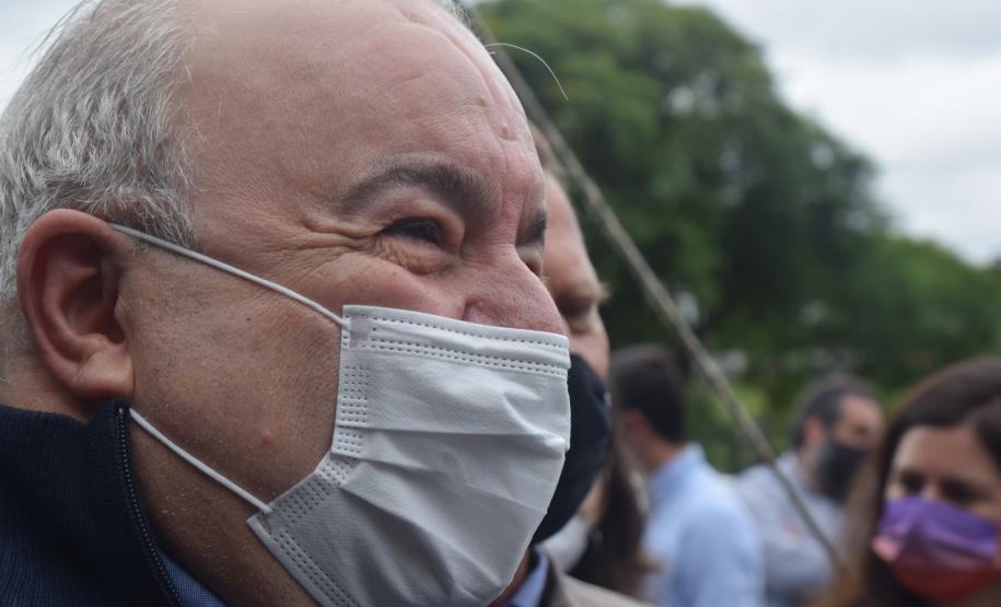 Governador entrega 40 carros para reforçar atendimento da Saúde em Curitiba