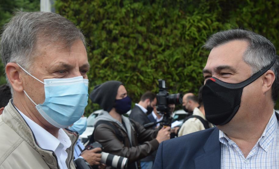 Governador entrega 40 carros para reforçar atendimento da Saúde em Curitiba