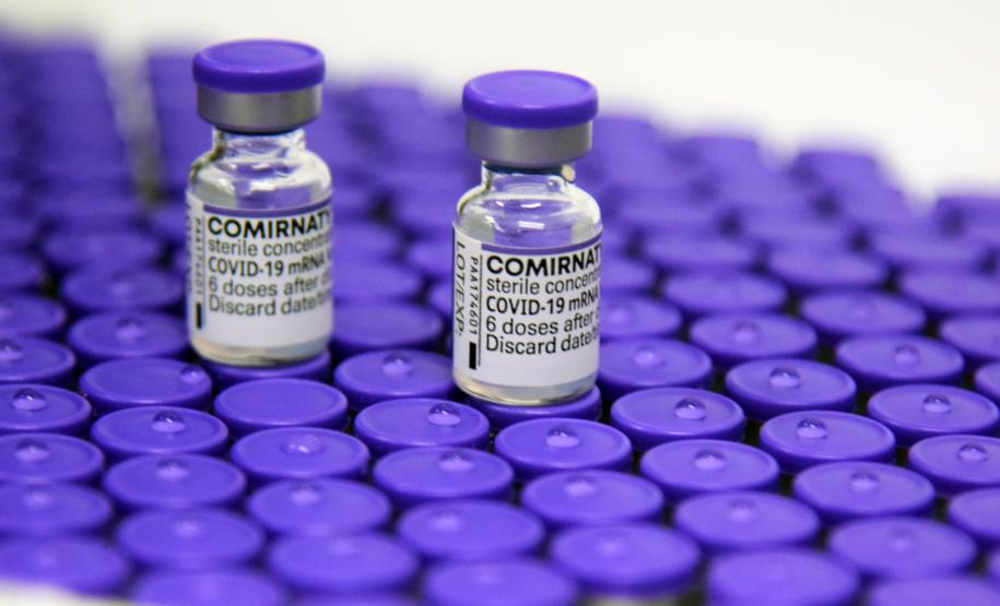 Mais 170 mil vacinas contra a Covid-19 para adolescentes chegam ao Paraná